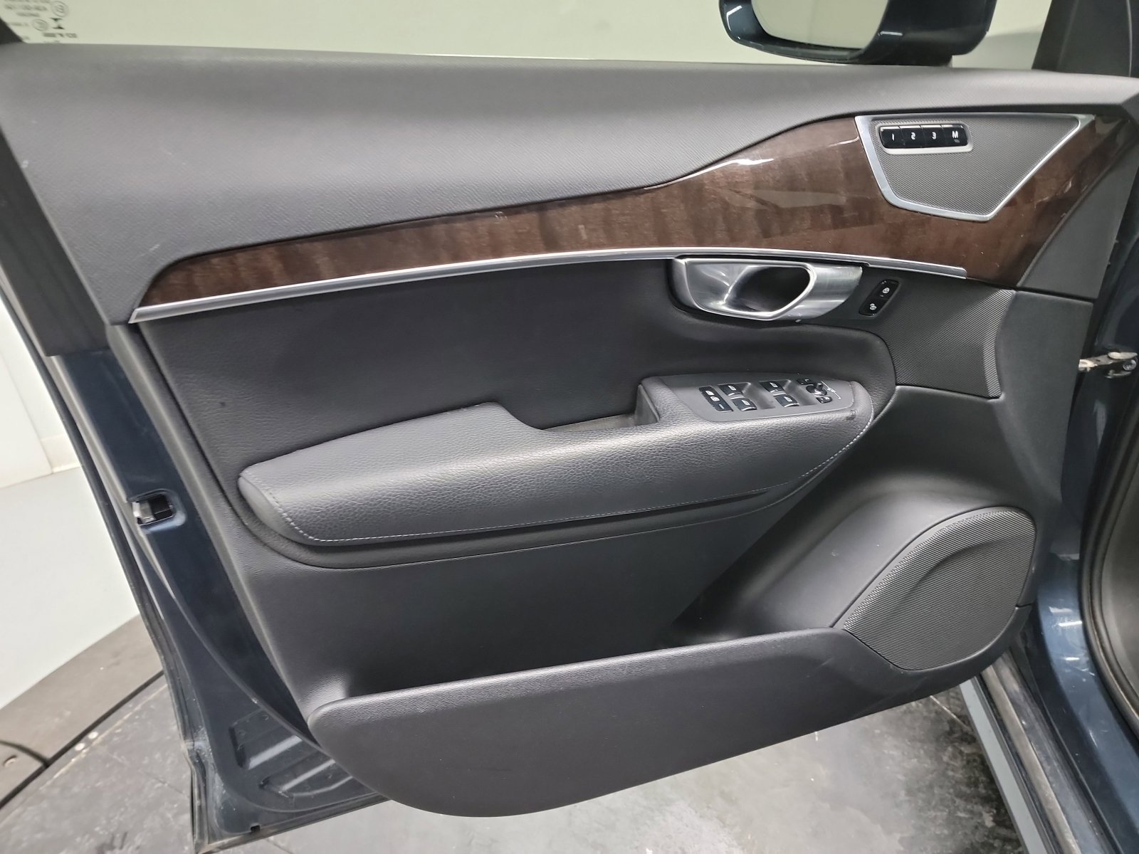 Used 2019 Volvo XC90 T6 Momentum w/ Advanced Package image 13