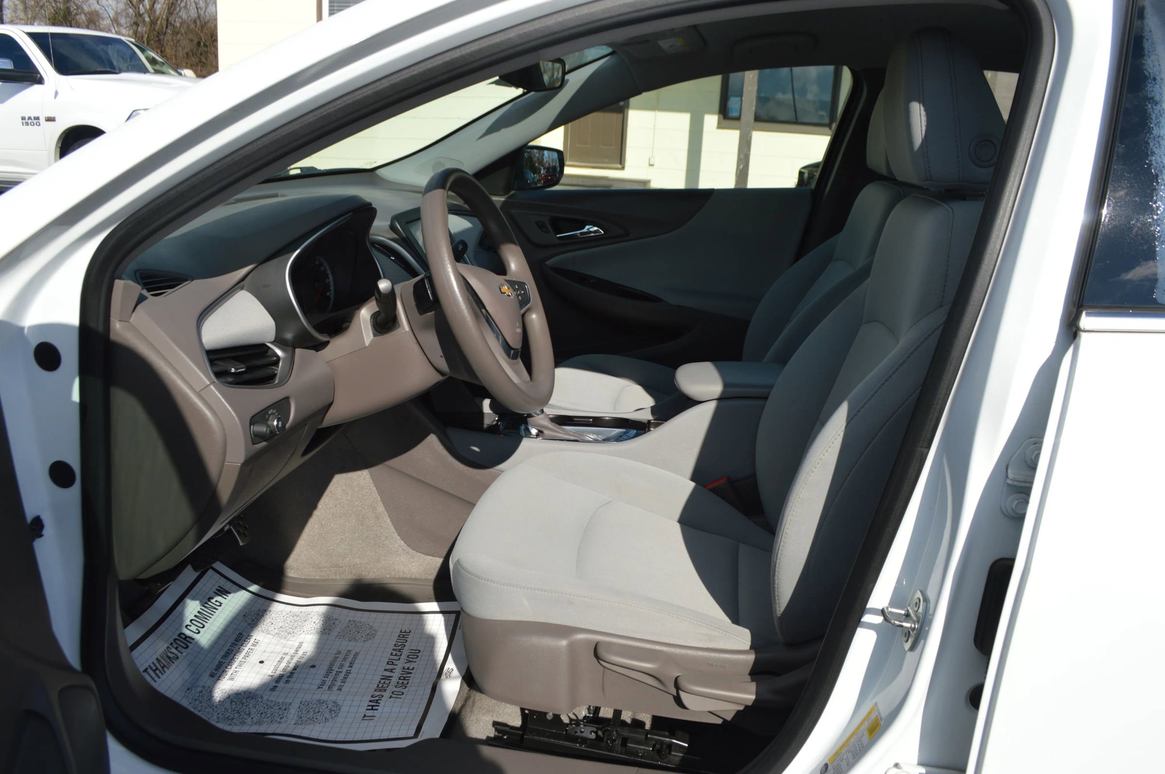 Used 2017 Chevrolet Malibu LS FWD image 13