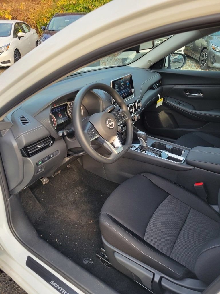 Certified 2025 Nissan Sentra SV w/ Trunk Package FWD image 14