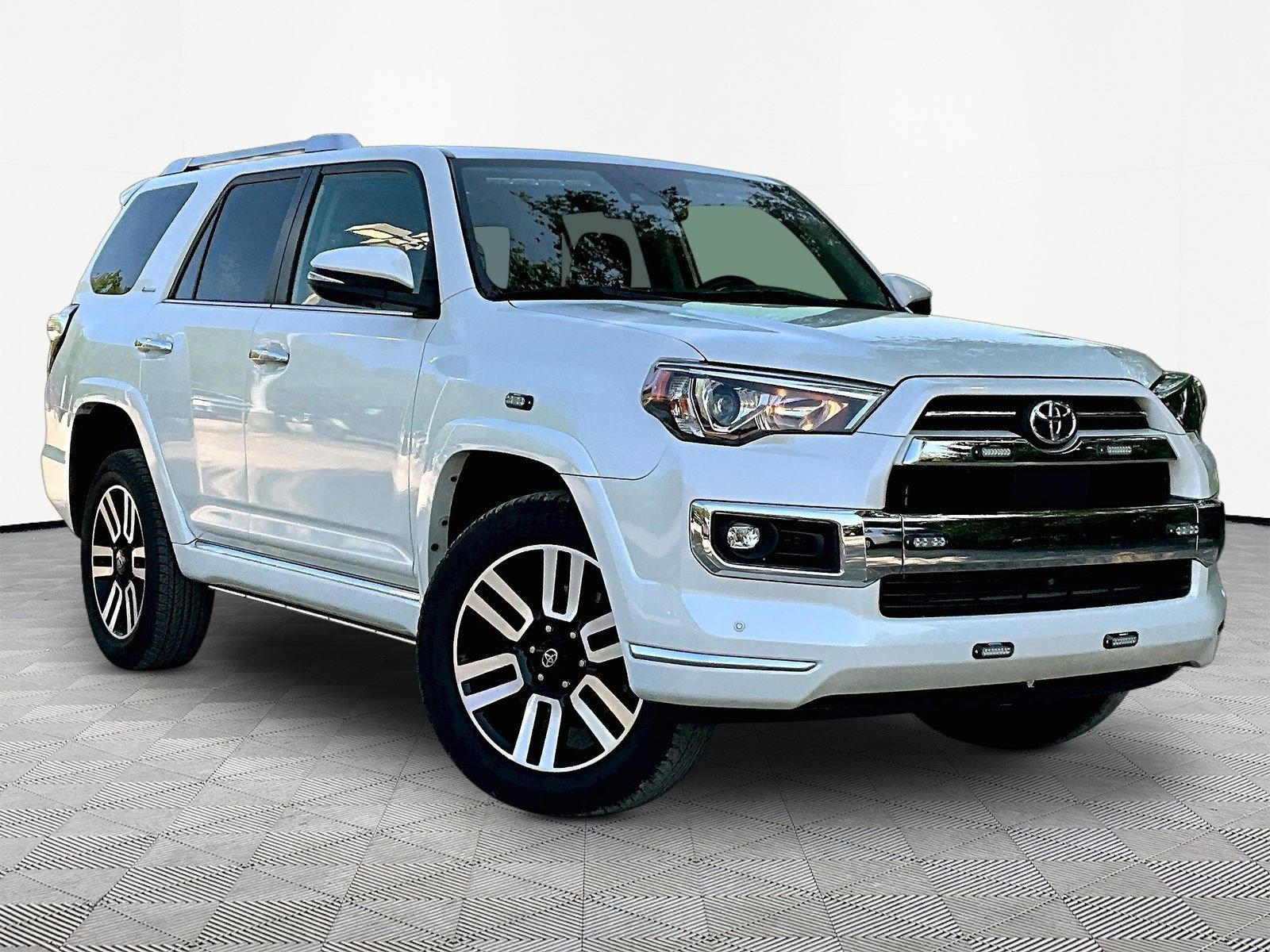 Used 2021 Toyota 4Runner Limited AWD/4WD image 7