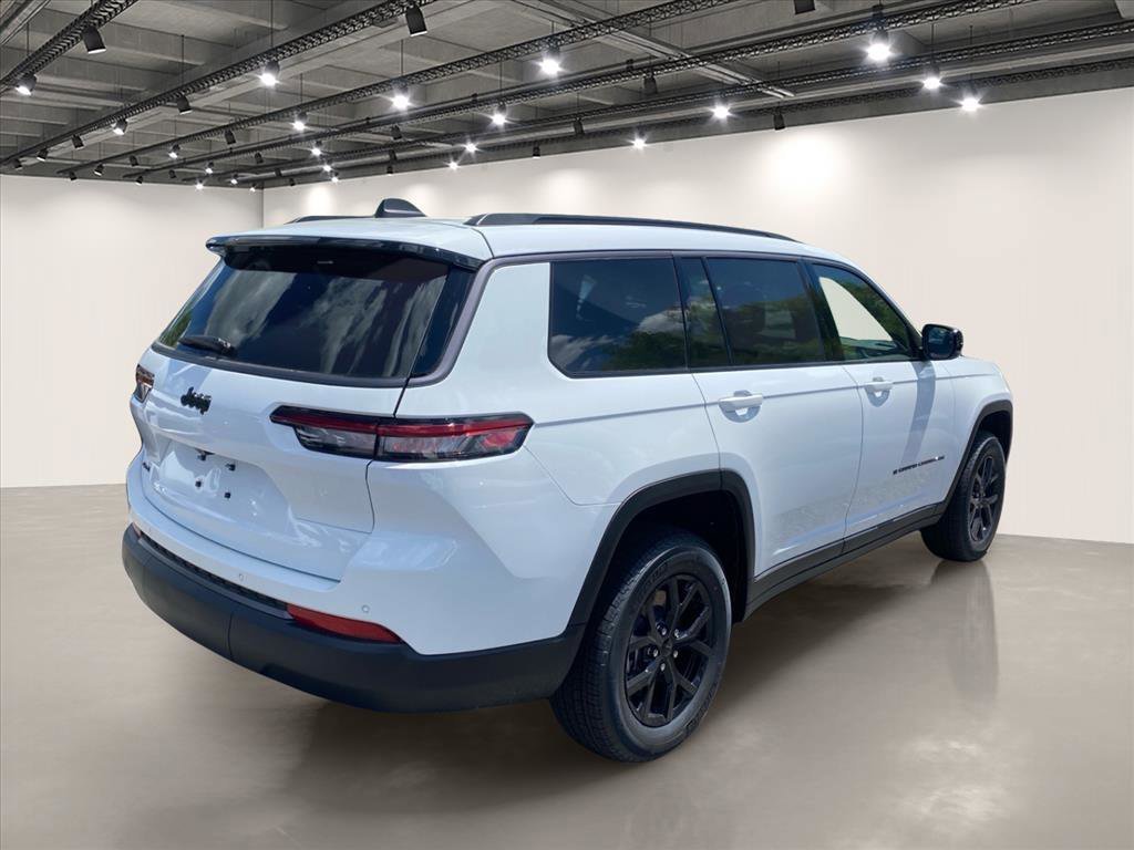 New 2026 Jeep Grand Cherokee L 4WD image 4