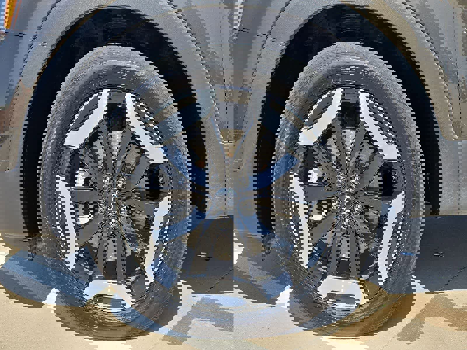 Used 2023 Kia Telluride EX w/ EX Captain's Chair Package image 12