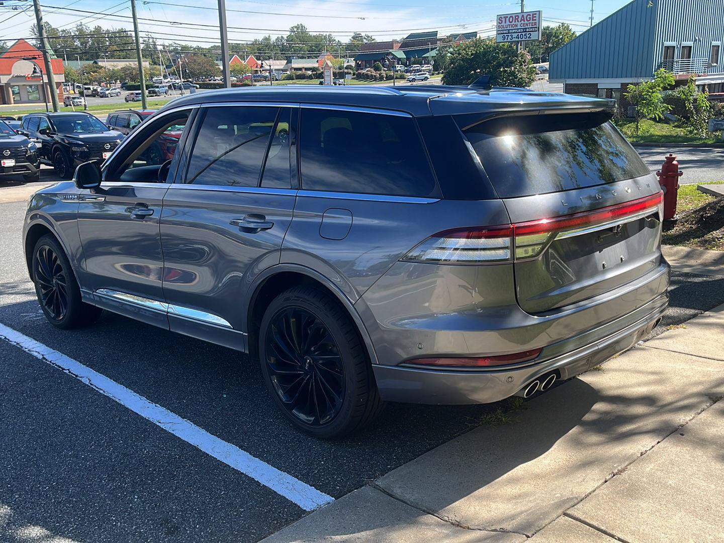 Used 2022 Lincoln Aviator Reserve w/ Equipment Group 201A AWD/4WD image 4