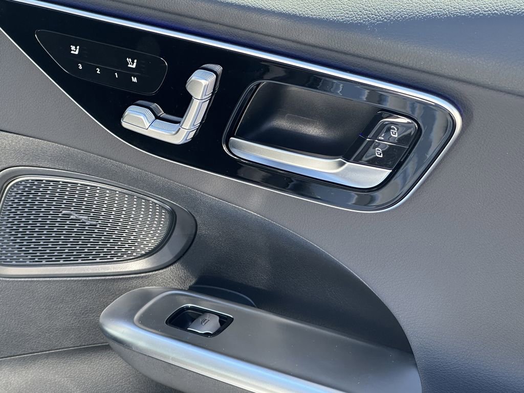New 2026 Mercedes-Benz C 300 4MATIC Sedan image 17