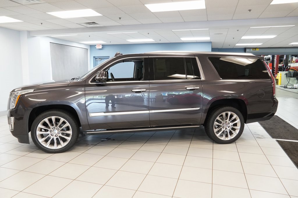Used 2017 Cadillac Escalade ESV Premium Luxury image 2