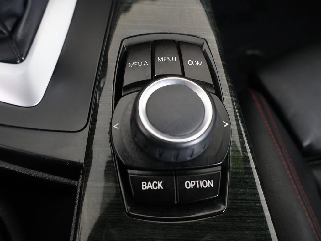 Used 2018 BMW 330i xDrive Sedan w/ Convenience Package image 4