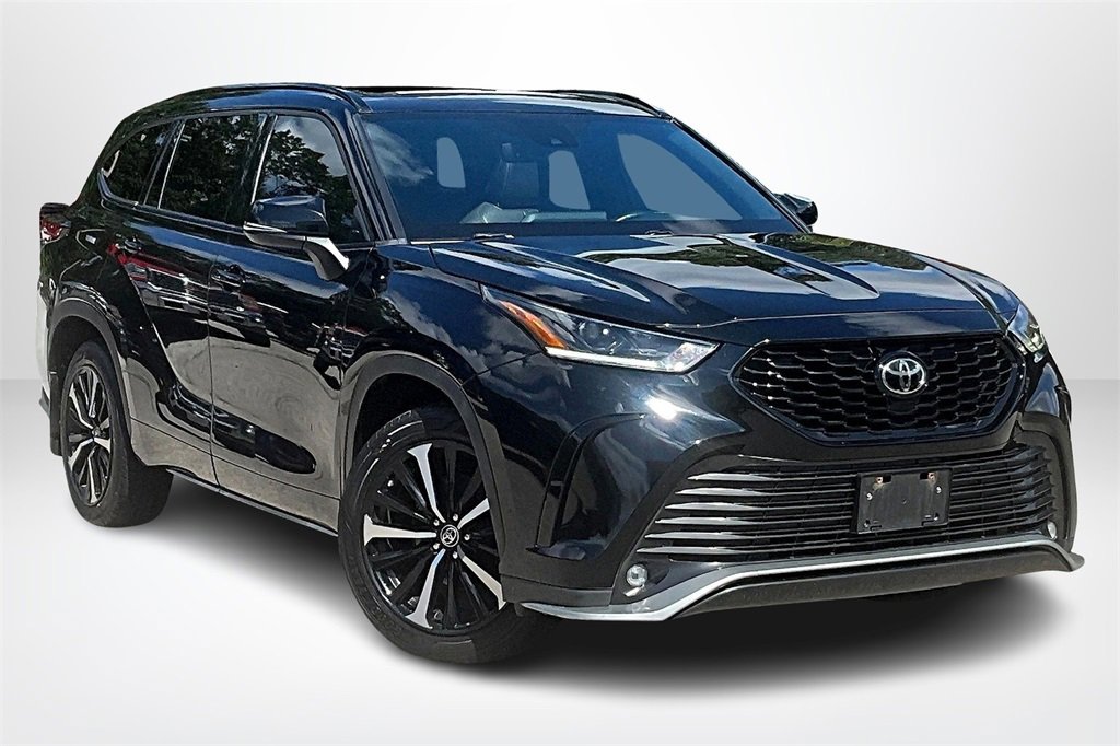 Used 2021 Toyota Highlander XSE image 3