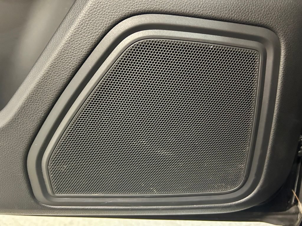 Certified 2021 Porsche Macan AWD/4WD image 8
