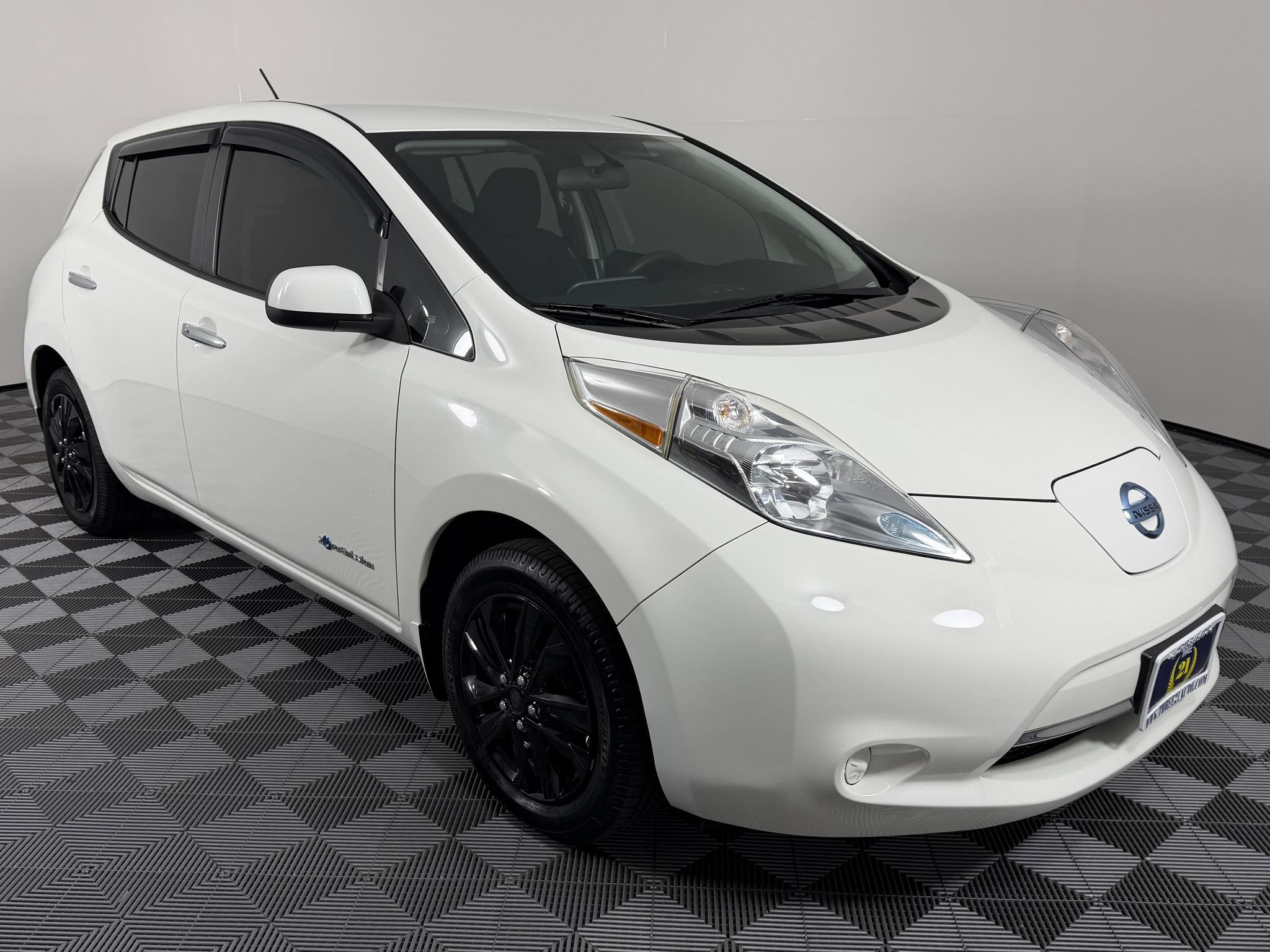 Used 2017 Nissan Leaf S FWD image 6