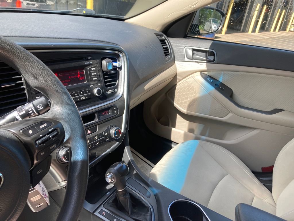 Used 2015 Kia Optima LX image 16