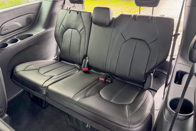 New 2026 Chrysler Pacifica Select image 22