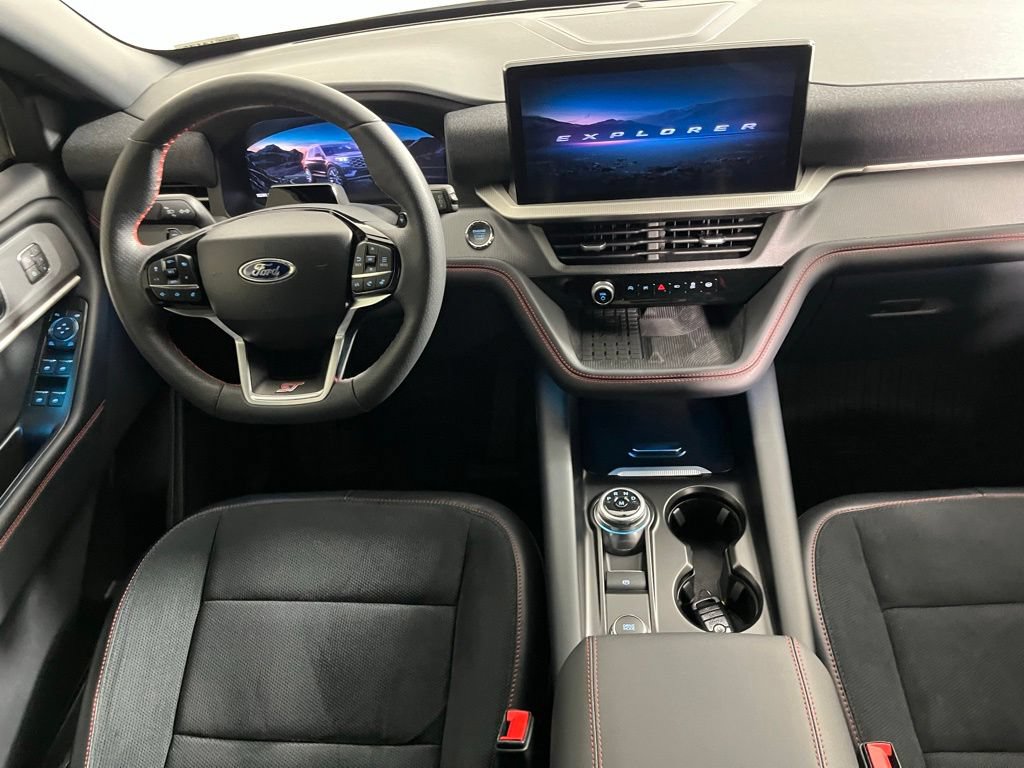 Used 2025 Ford Explorer ST AWD/4WD image 4