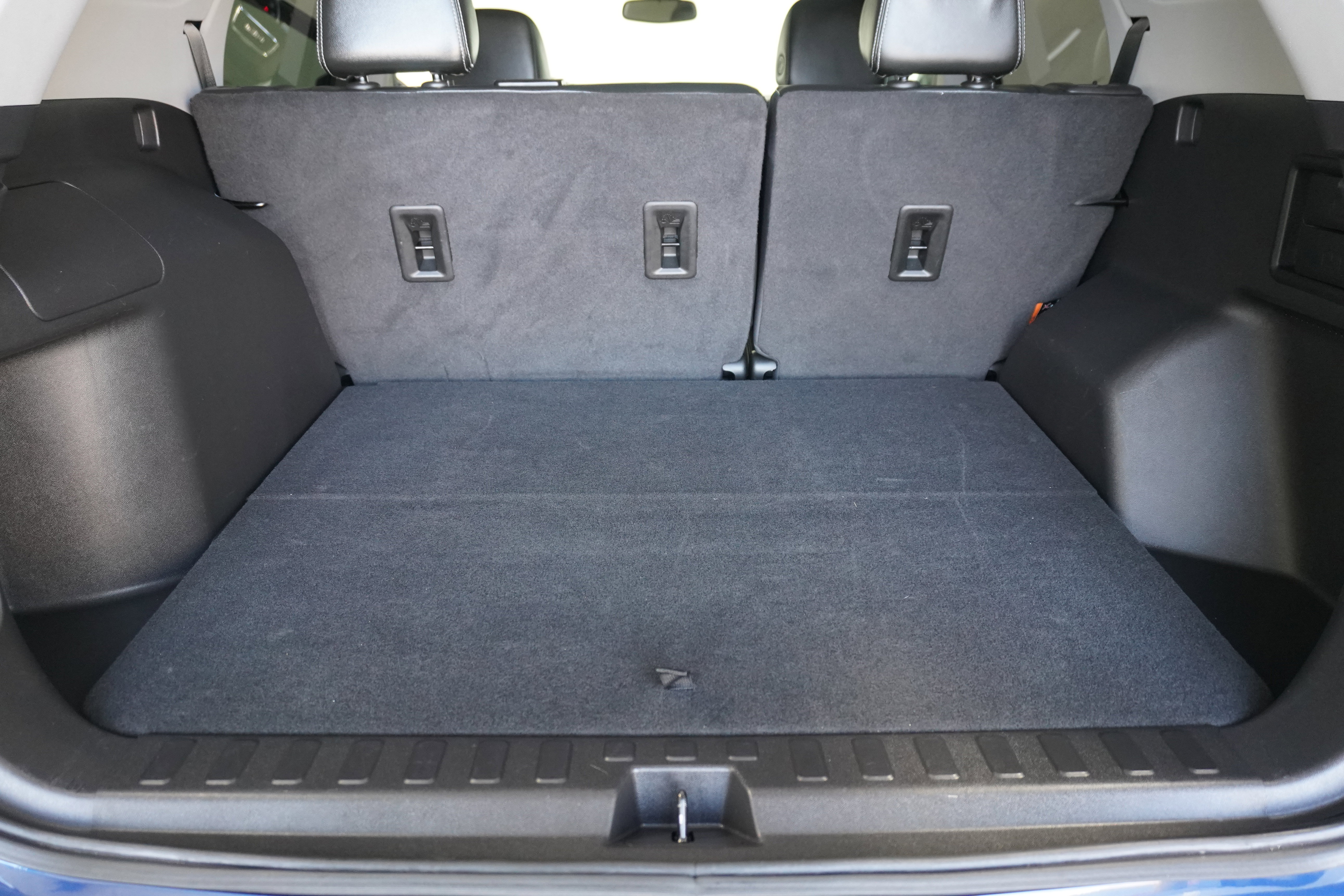 Used 2023 GMC Terrain SLT w/ Tech Package image 28