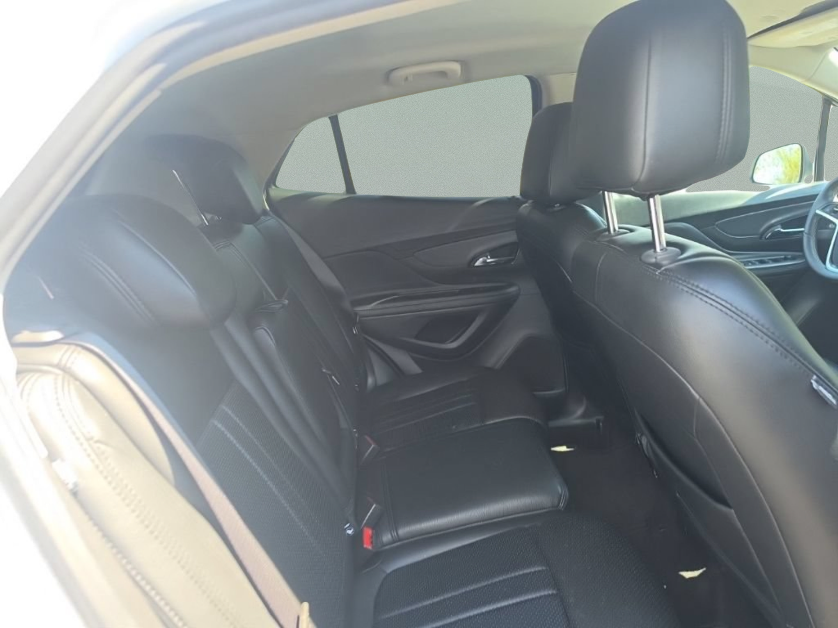 Used 2022 Buick Encore Preferred FWD image 27