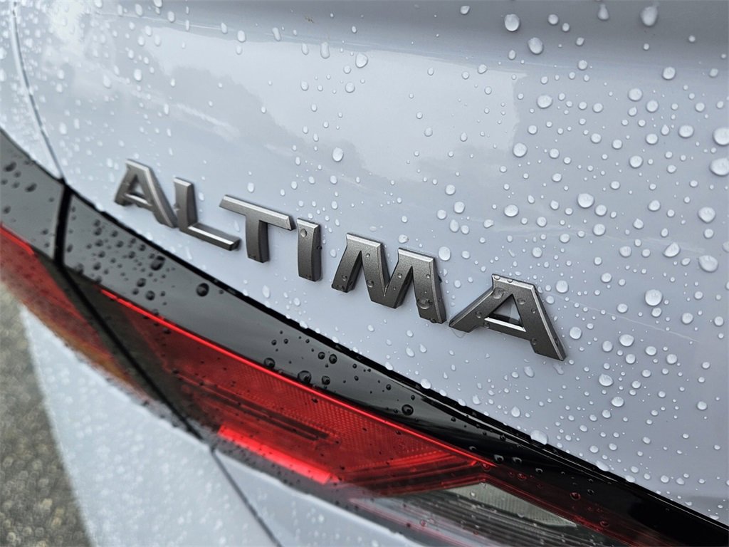 New 2025 Nissan Altima 2.5 SR image 9