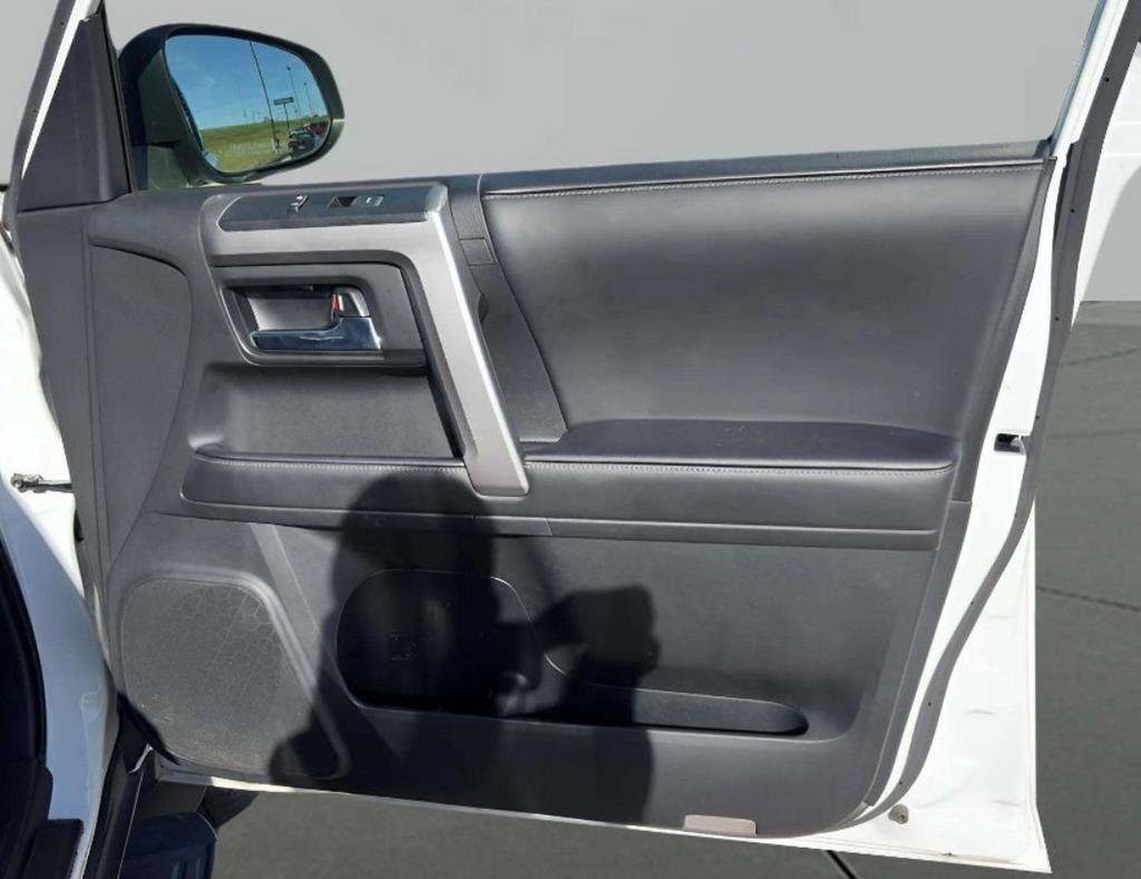 Used 2024 Toyota 4Runner SR5 AWD/4WD image 7