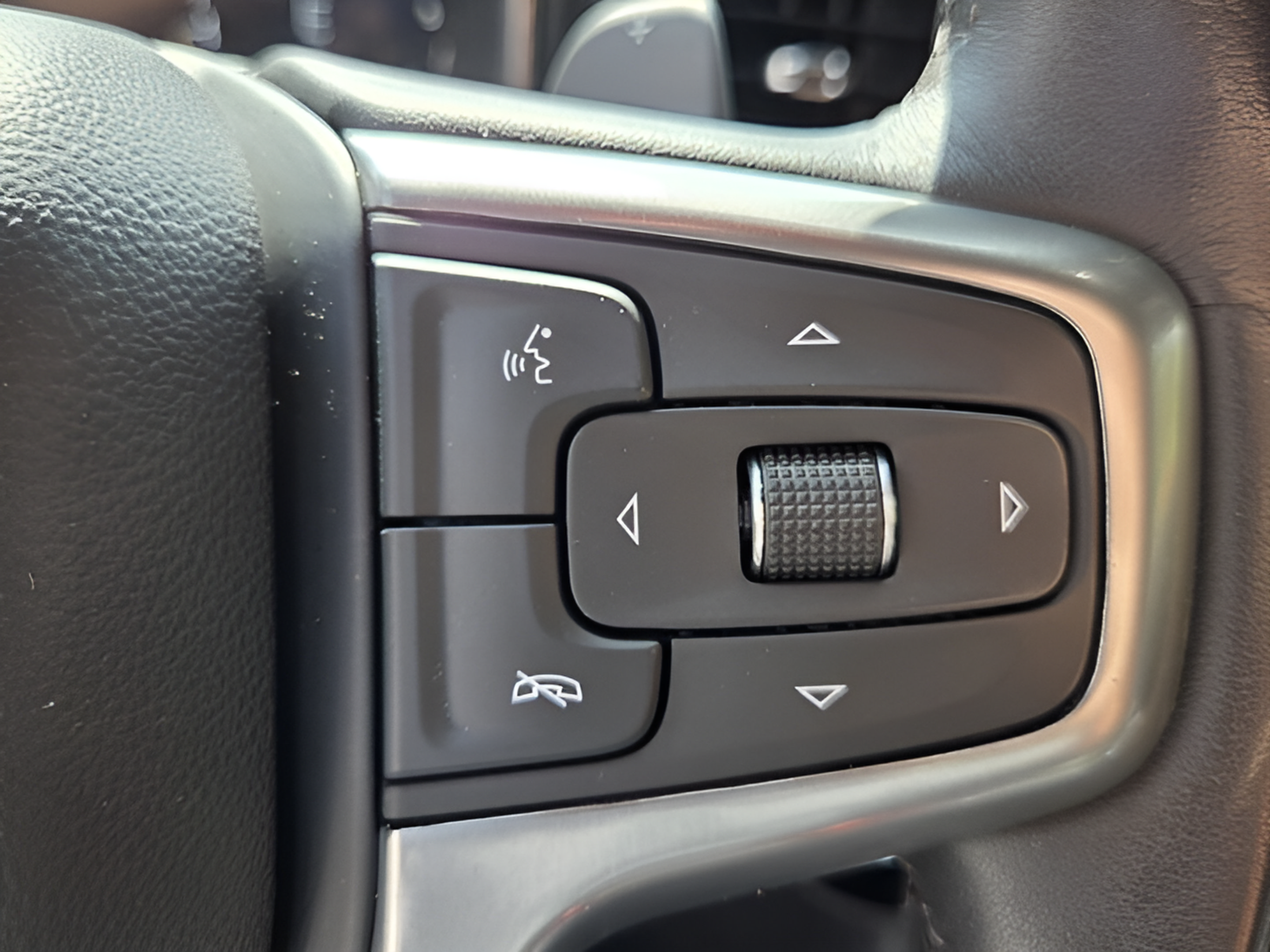 Used 2022 Chevrolet Silverado 1500 LT Trail Boss AWD/4WD image 32