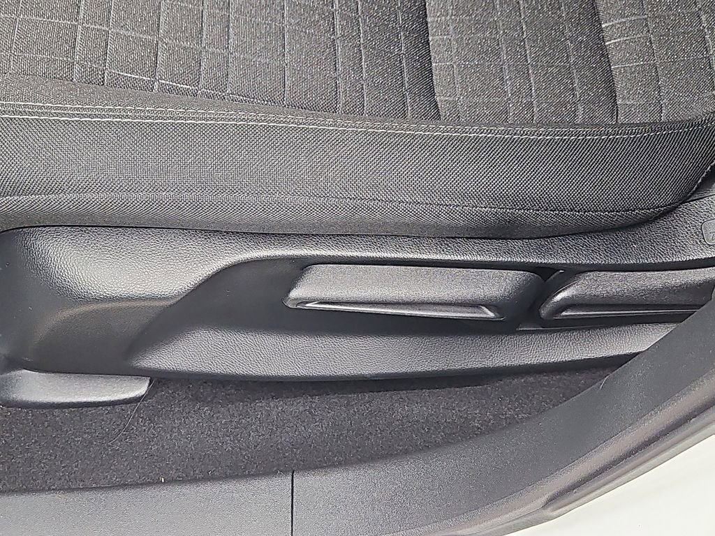 Used 2023 Honda HR-V LX image 17