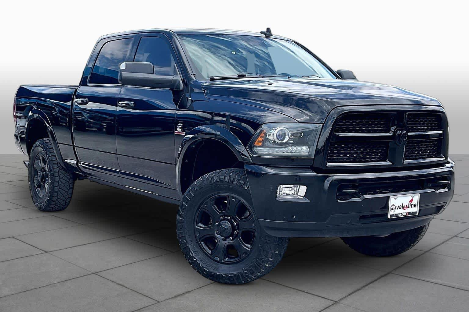 Used 2014 RAM 2500 Laramie w/ Black Appearance Group AWD/4WD image 2