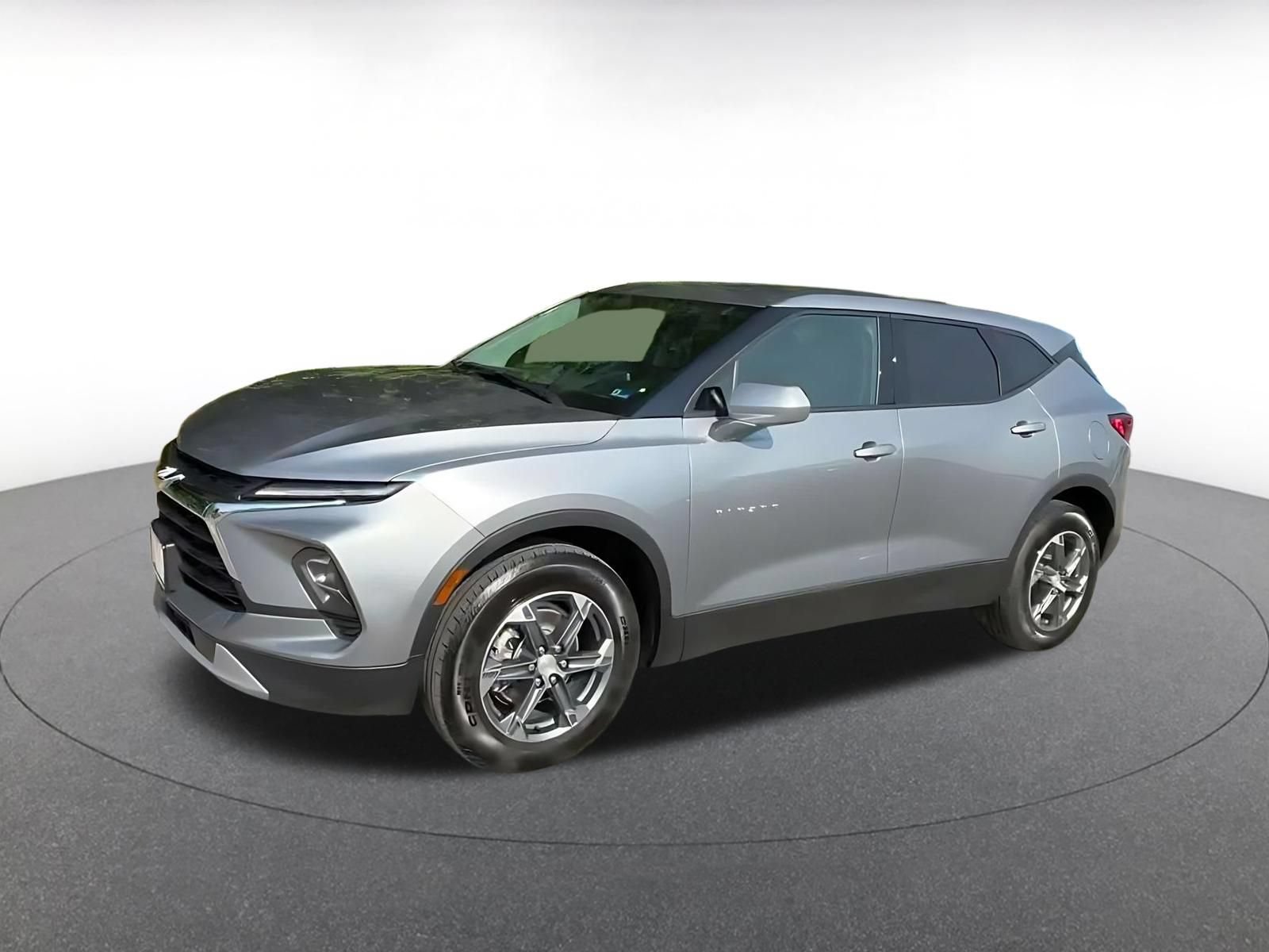 Used 2025 Chevrolet Blazer LT FWD image 6