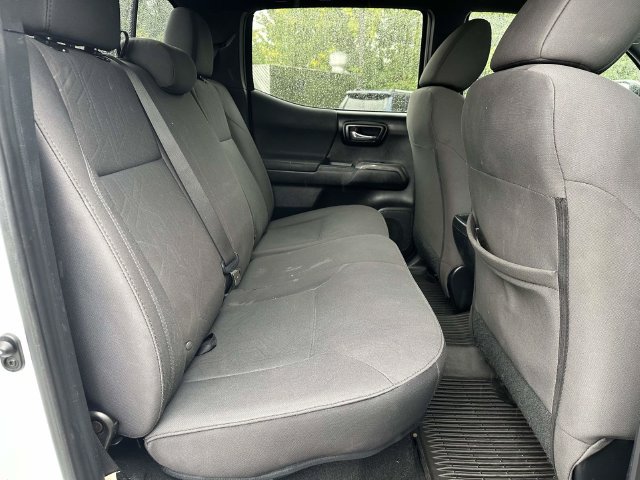 Used 2017 Toyota Tacoma TRD Sport w/ Tow Package AWD/4WD image 9