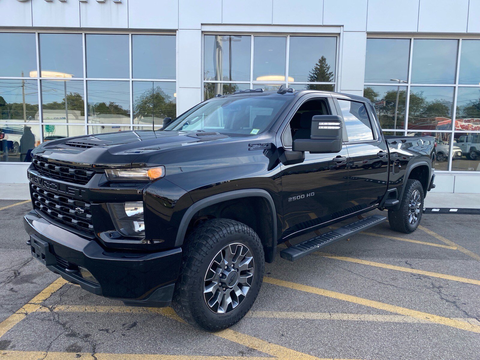 Used 2023 Chevrolet Silverado 2500 Custom w/ Custom Value Package AWD/4WD image 1