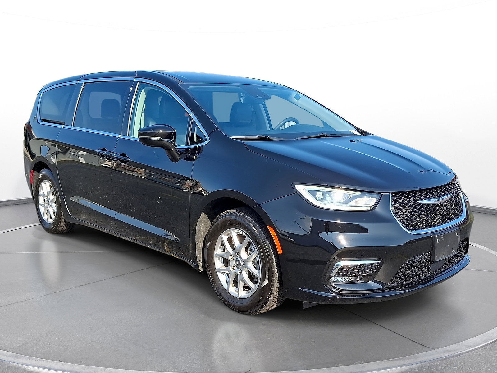 Used 2024 Chrysler Pacifica Touring-L