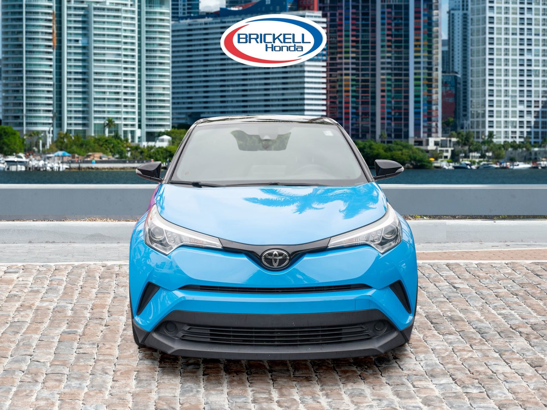 Used 2019 Toyota C-HR XLE video 2