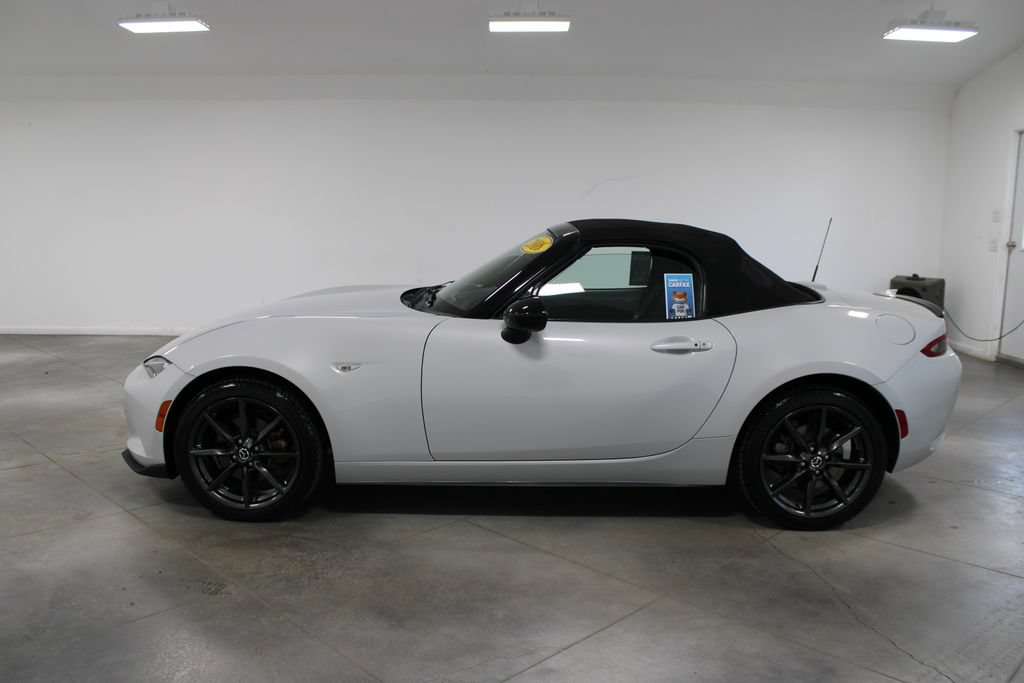 Used 2016 MAZDA MX-5 Miata Club RWD image 6