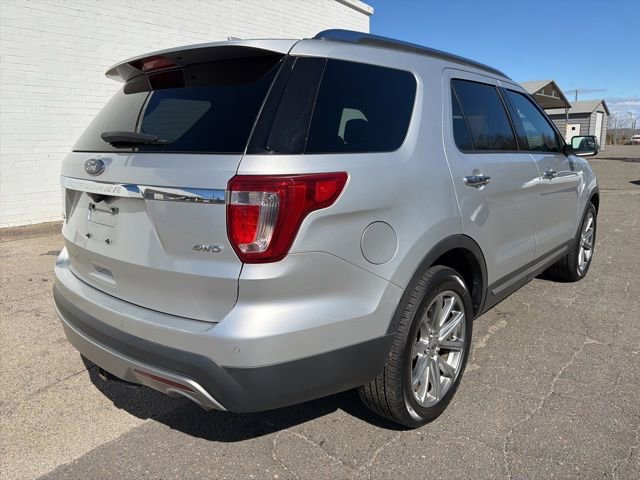 Used 2017 Ford Explorer Limited image 2