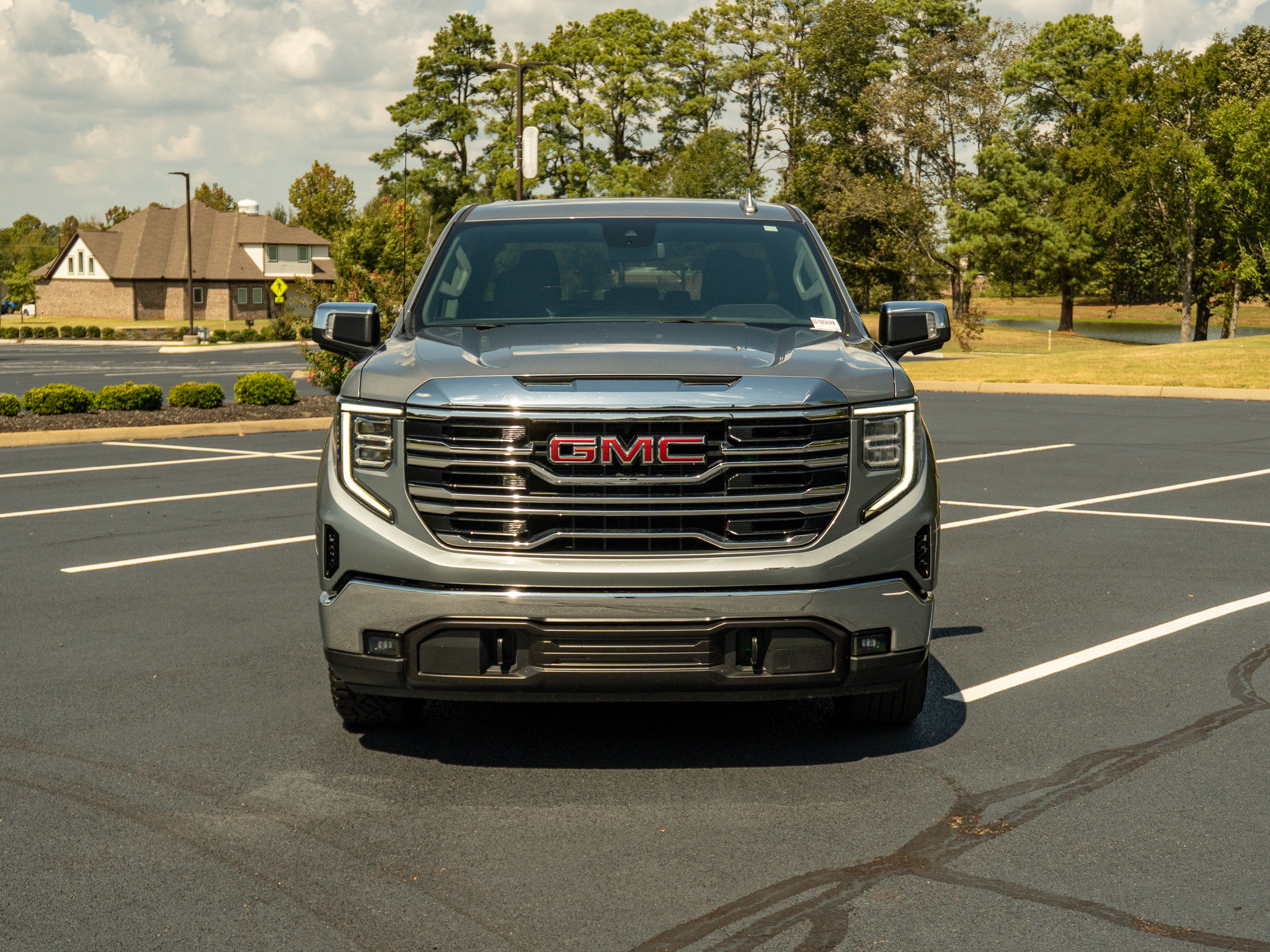 Used 2025 GMC Sierra 1500 SLT AWD/4WD image 2