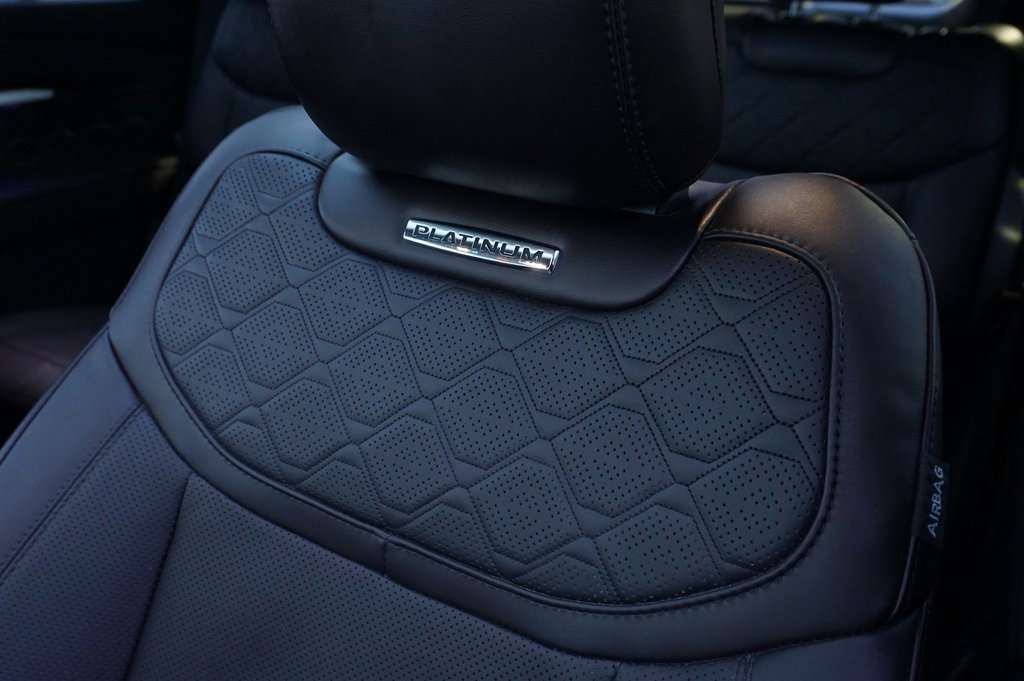 Used 2025 Ford Explorer Platinum w/ Ultimate Package image 11