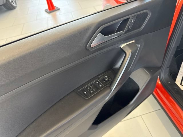 Used 2019 Volkswagen Tiguan SE w/ Panoramic Sunroof Package FWD image 24