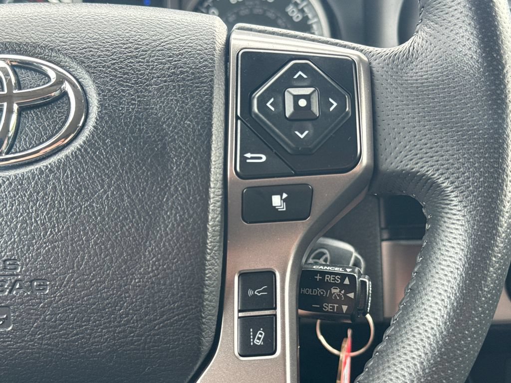 Used 2022 Toyota Tacoma SR5 AWD/4WD image 43