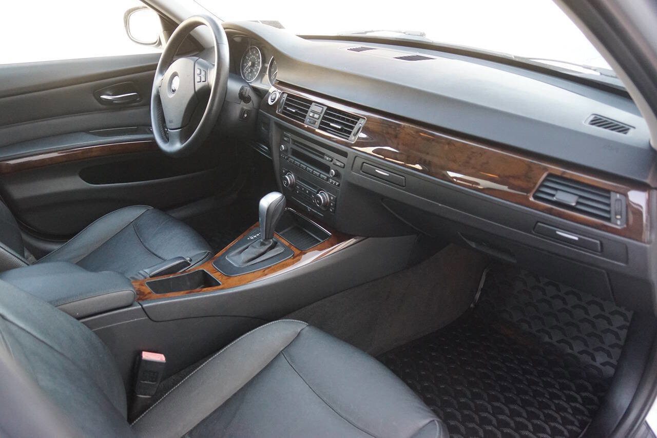 Used 2011 BMW 328i xDrive Sedan image 38