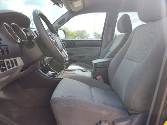 Used 2015 Toyota Tacoma PreRunner w/ SR5 Package RWD image 21