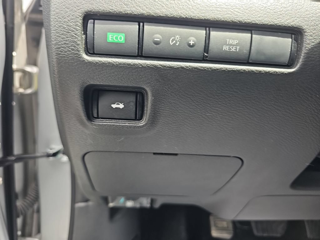 Used 2023 Nissan Sentra SV FWD image 18