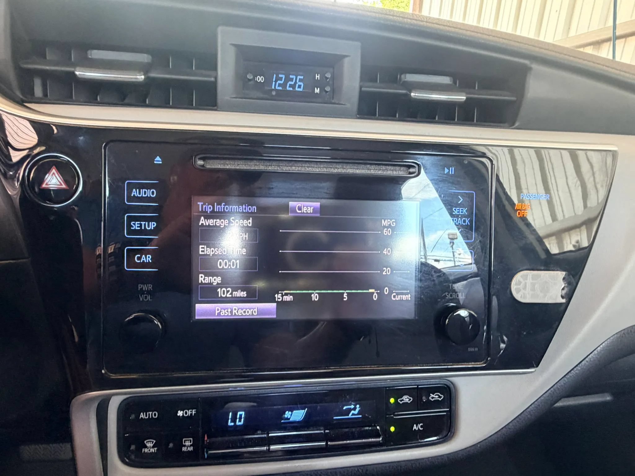 Used 2018 Toyota Corolla LE w/ Carpet Mat Package (TMS) FWD image 15