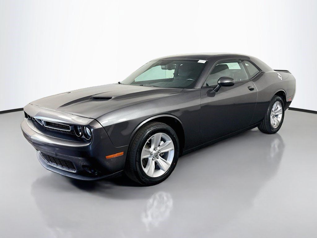 Used 2023 Dodge Challenger SXT RWD image 4