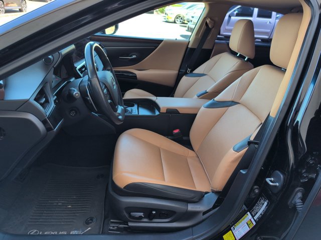 Used 2025 Lexus ES 300h w/ Premium Package FWD image 17