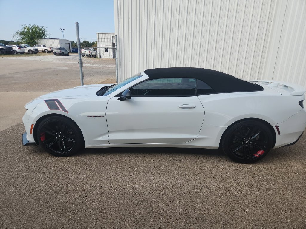 Used 2018 Chevrolet Camaro LT RWD image 5