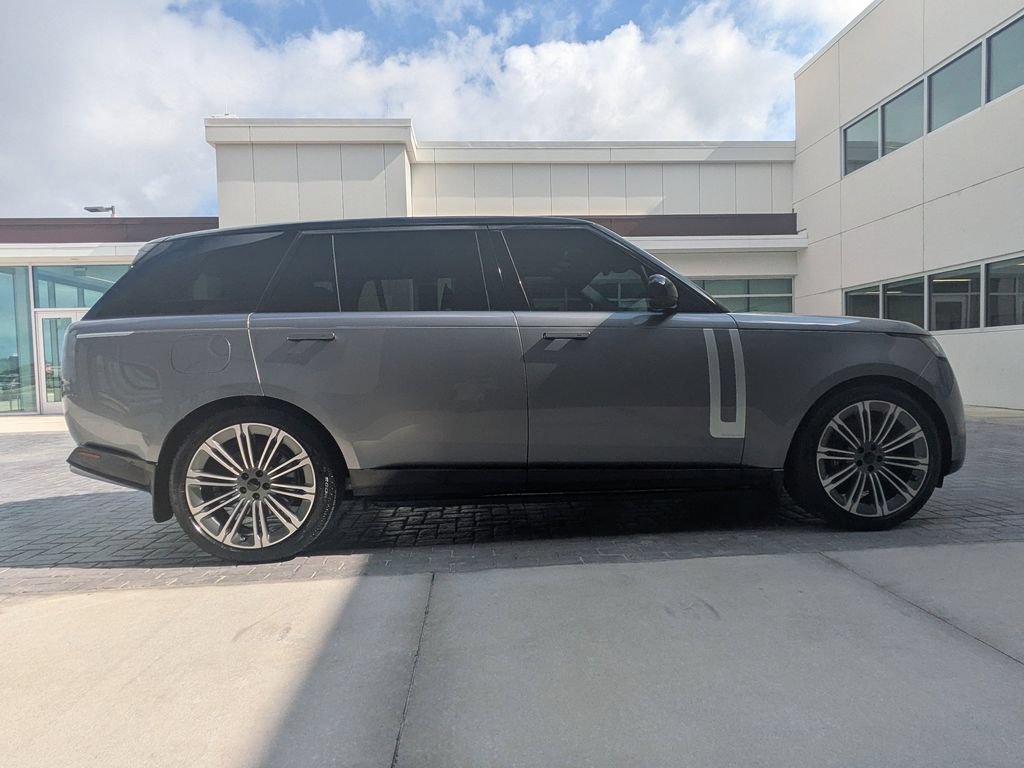 Used 2026 Land Rover Range Rover Long Wheelbase Autobiography AWD/4WD image 4
