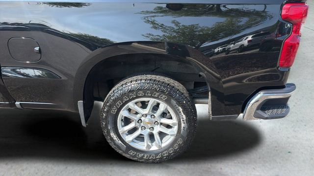 Used 2025 Chevrolet Silverado 1500 LT AWD/4WD image 30