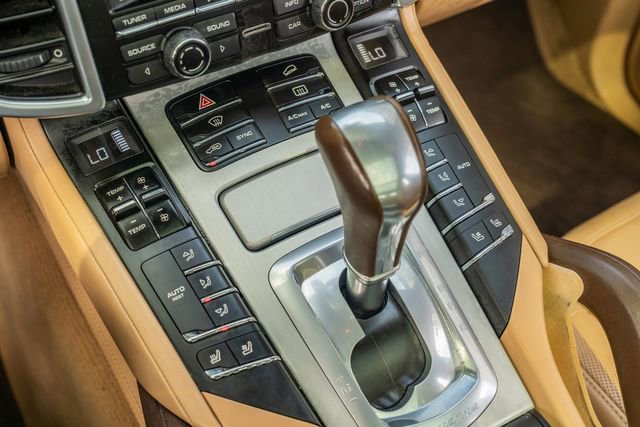 Used 2016 Porsche Cayenne Turbo AWD/4WD image 29