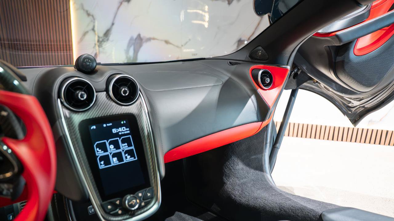 Used 2019 McLaren 600LT RWD image 19