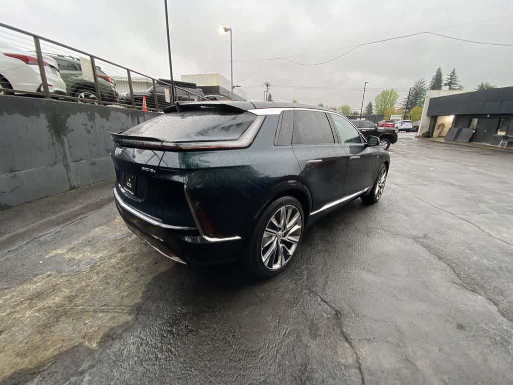 Certified 2025 Cadillac Lyriq Luxury image 6