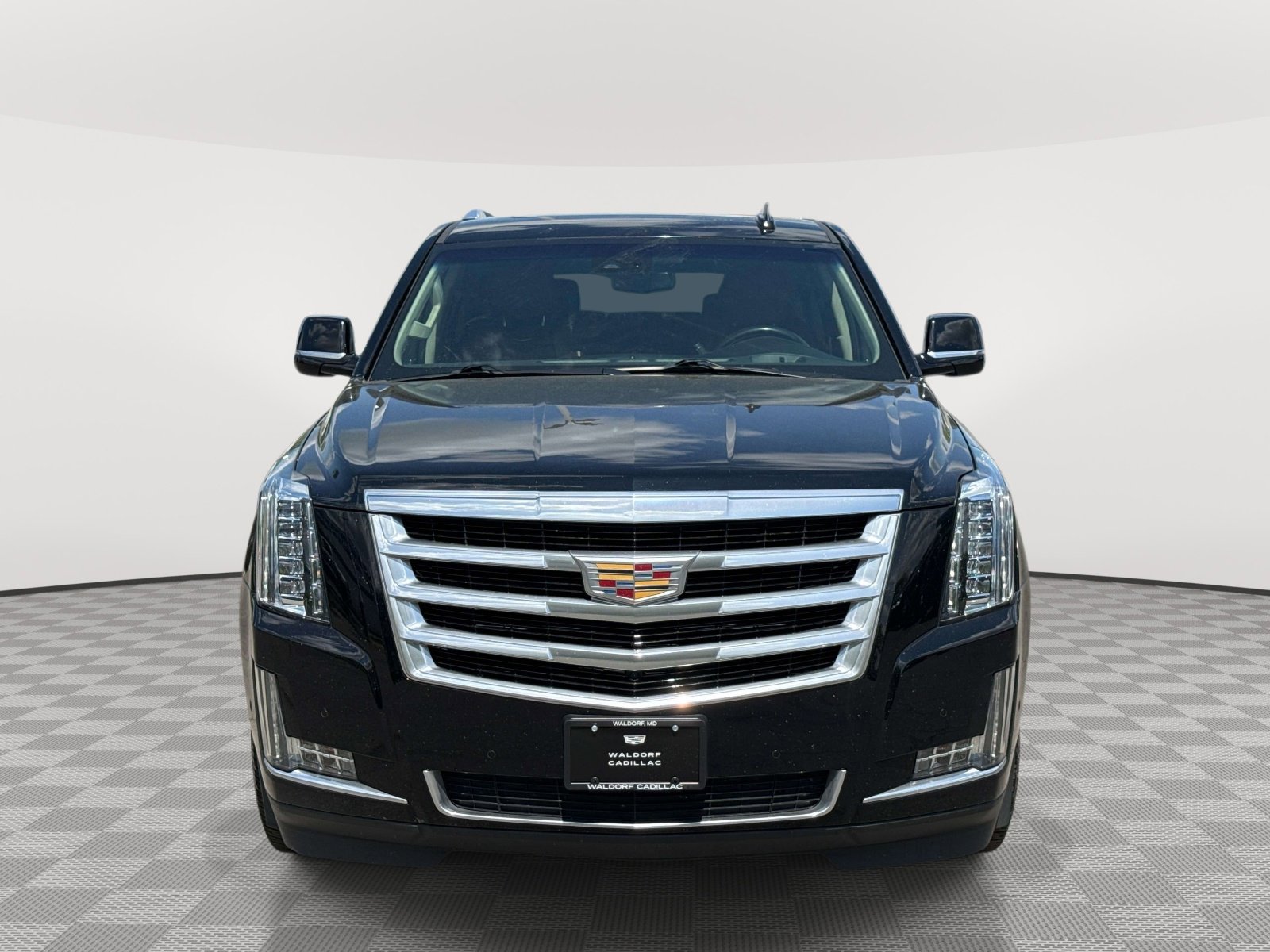 Used 2019 Cadillac Escalade Luxury image 2