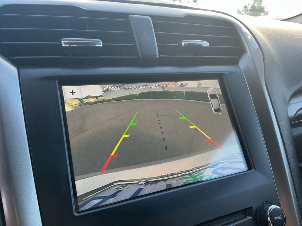 Used 2017 Ford Fusion SE w/ Equipment Group 201A FWD image 30