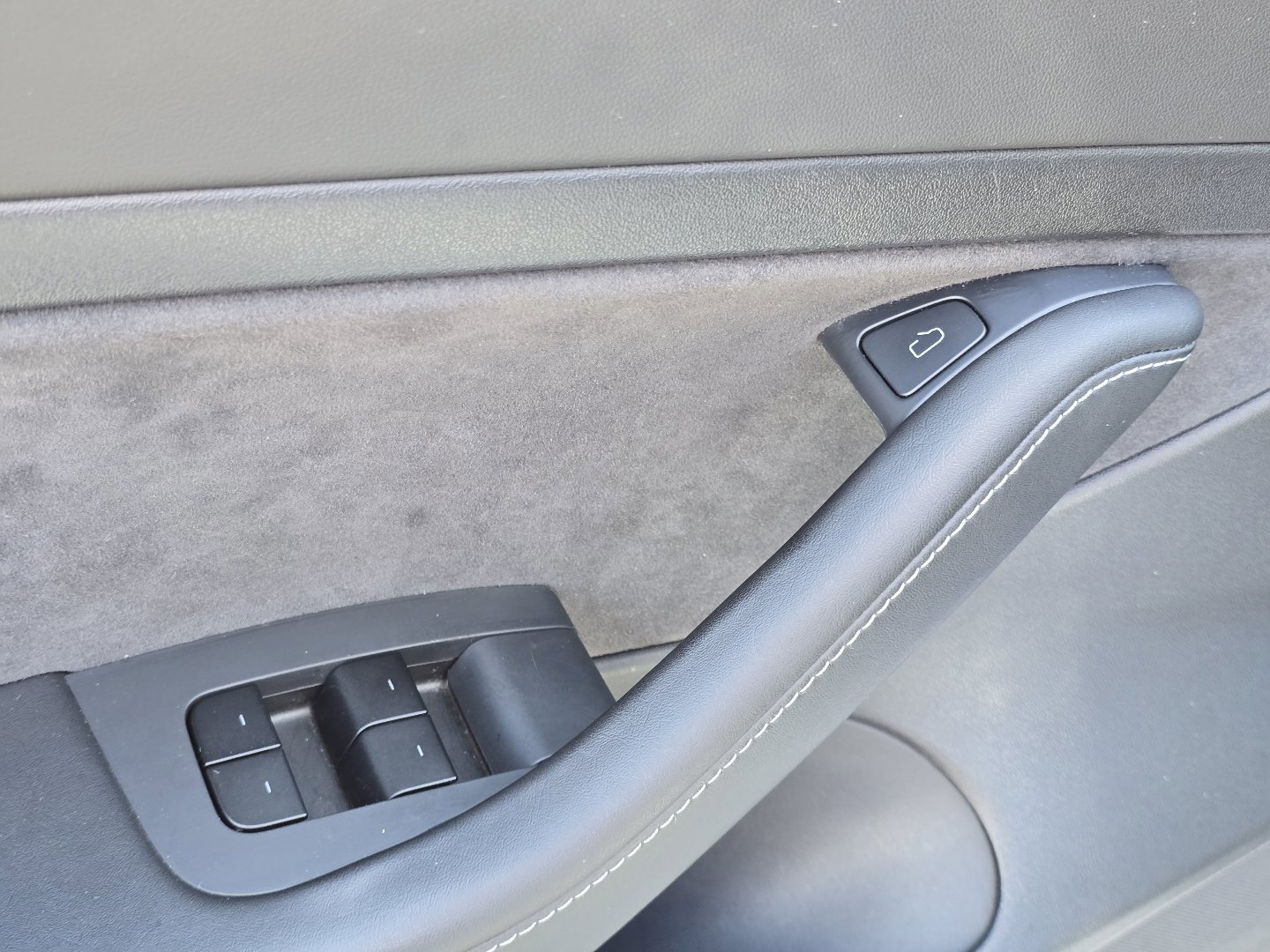 Used 2021 Tesla Model 3 Standard Range Plus image 29