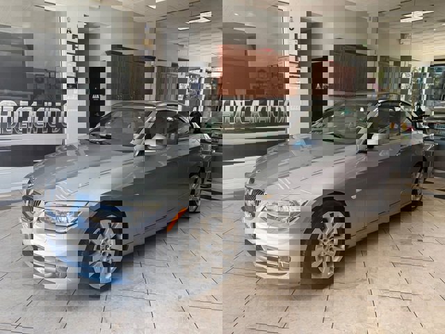 Used 2013 BMW 328i Convertible RWD image 3